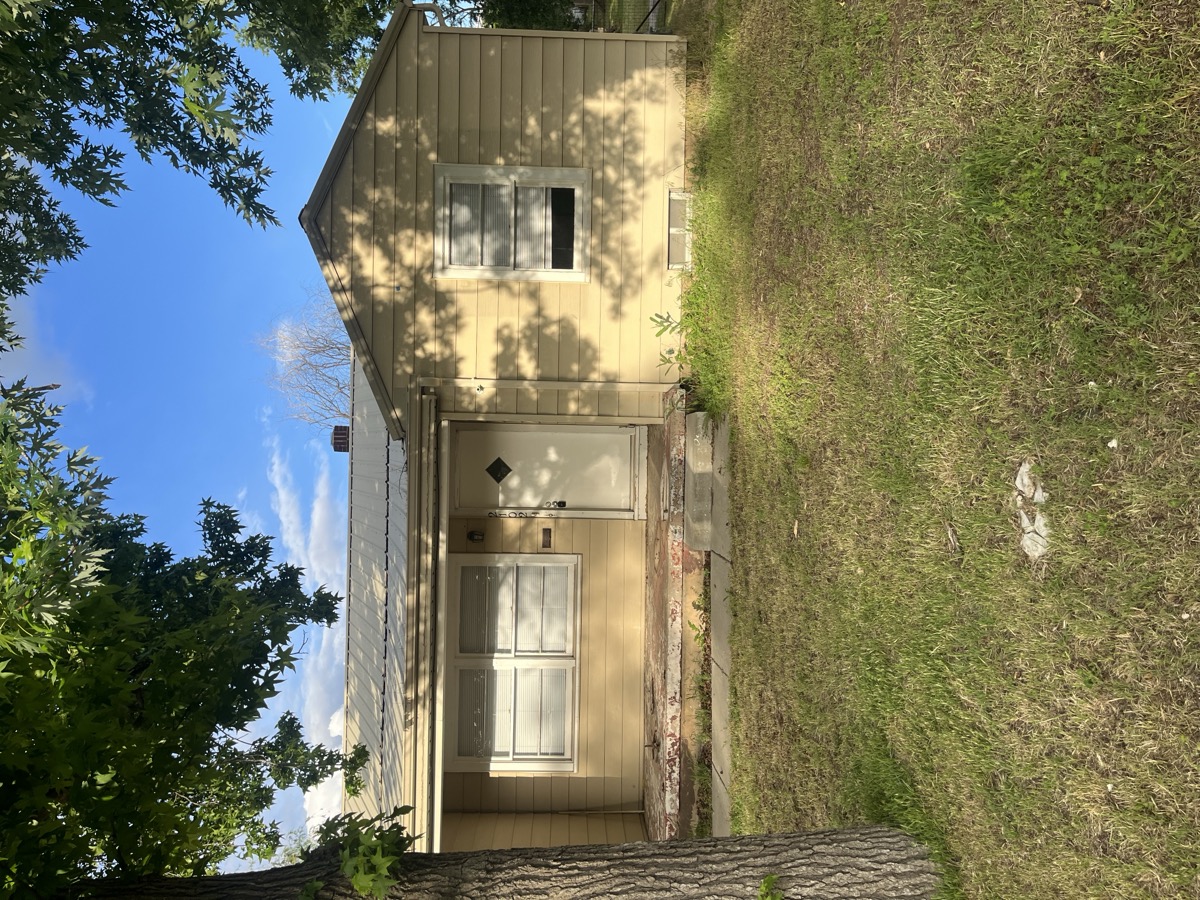 2102 Washington South